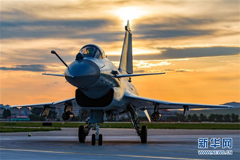 Internationaler Militärwettbewerb 2017: F-10B stellt sich vor