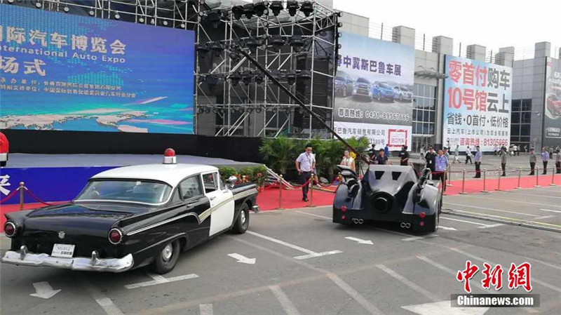 „Batman-Kampfwagen“ auf der Auto-Expo in Changchun präsentiert