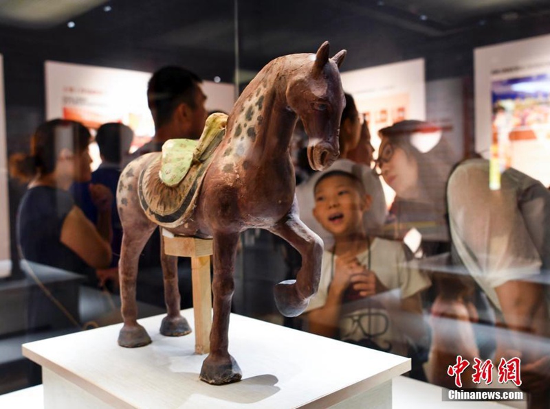 Restaurierte Kulturgegenstände in Xinjiang ausgestellt 