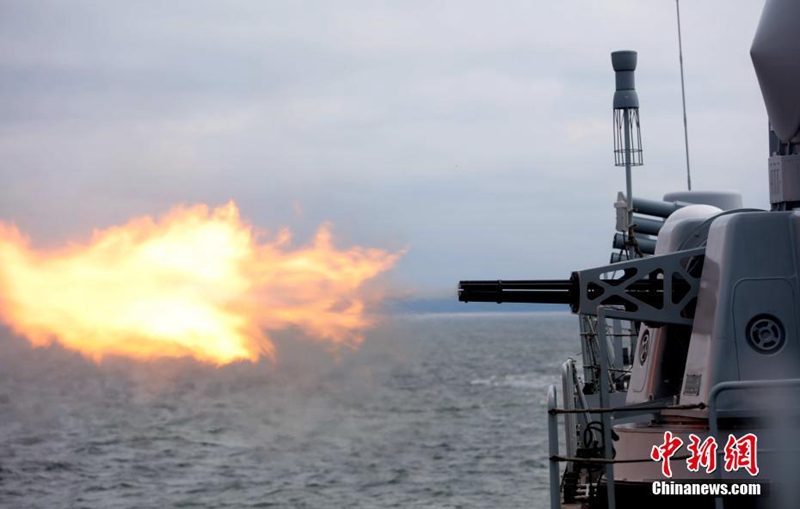 Chinesische und Russische Marine schießen im Baltischen Meer scharf 