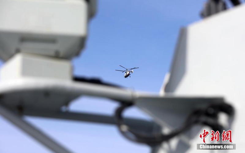 Chinesische und Russische Marine schießen im Baltischen Meer scharf 