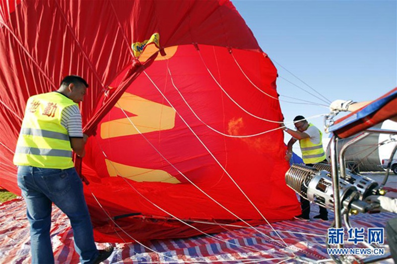 Heißluftballons in Ningxia