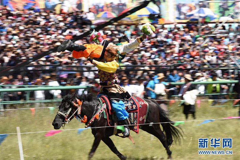 11. Gesar Pferderennen Festival in Maqu eröffnet