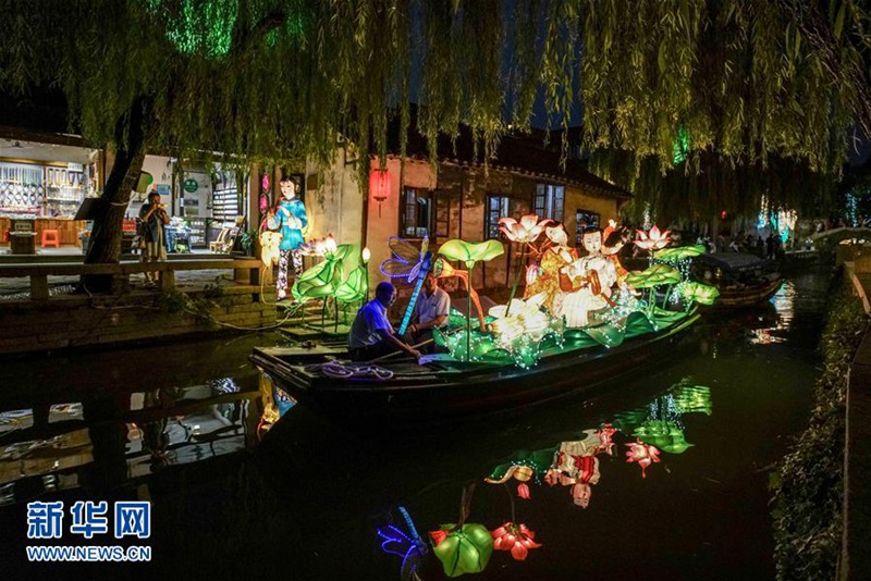 Zhouzhuang ist bereit für die Laternenshow zum Mondfest