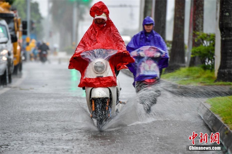 Taifun Khanun erreicht Hainan