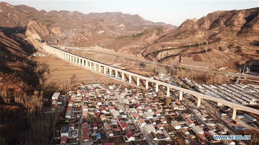 Hochgeschwindigkeitsbahn zwischen Beijing und Shenyang im Bau
