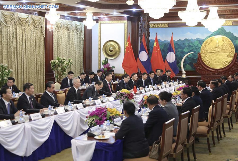 Xi Jinping führt Gespräche mit Bounnhang Vorachit