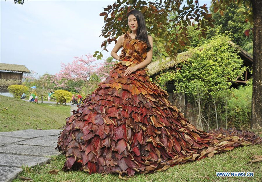 Guangdong: Kleid aus 5.888 Blättern