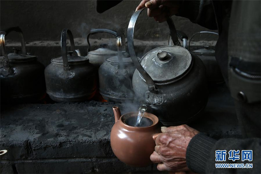 Gemütliche Teekultur im Kreis Suixi