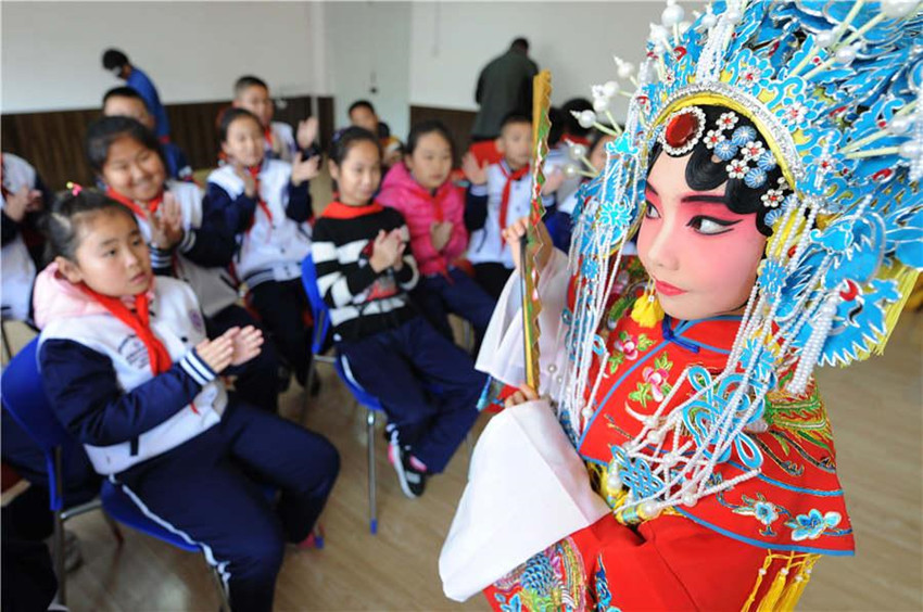 Peking-Oper für Grundschüler