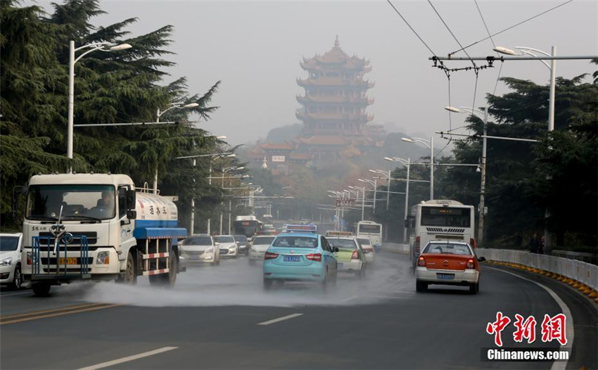 Wuhan gibt Alarm für schweren Smog aus