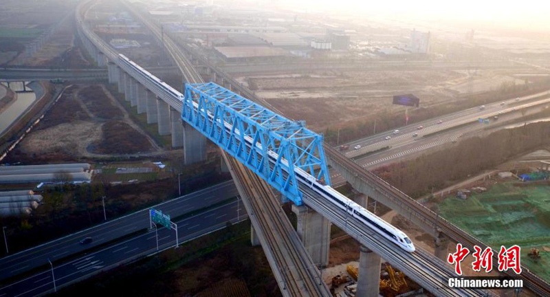 Erster Hochgeschwindigkeitszug Xi'an-Chengdu fährt heute ab