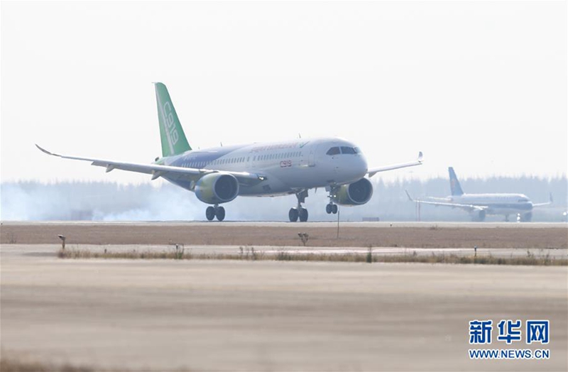 Zweites Flugzeug vom Typ C919 absolviert ersten Testflug in Shanghai