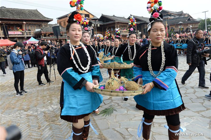 Guizhou: Dong-Volk feiert Sama-Fest