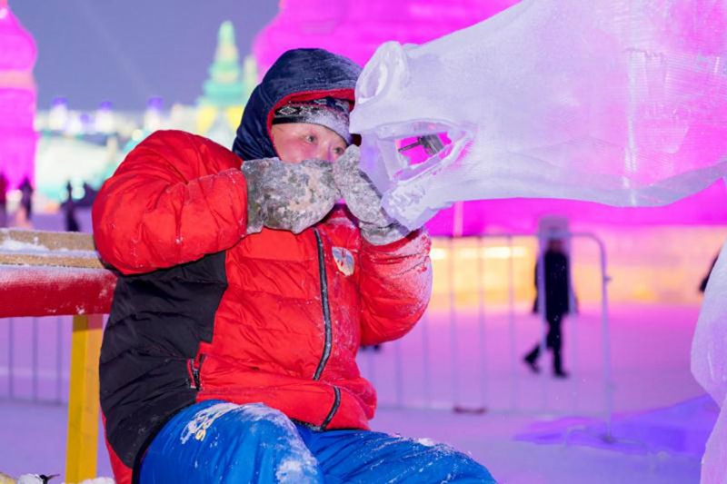 Eisskulpturenwettbewerb eröffnet in Harbin