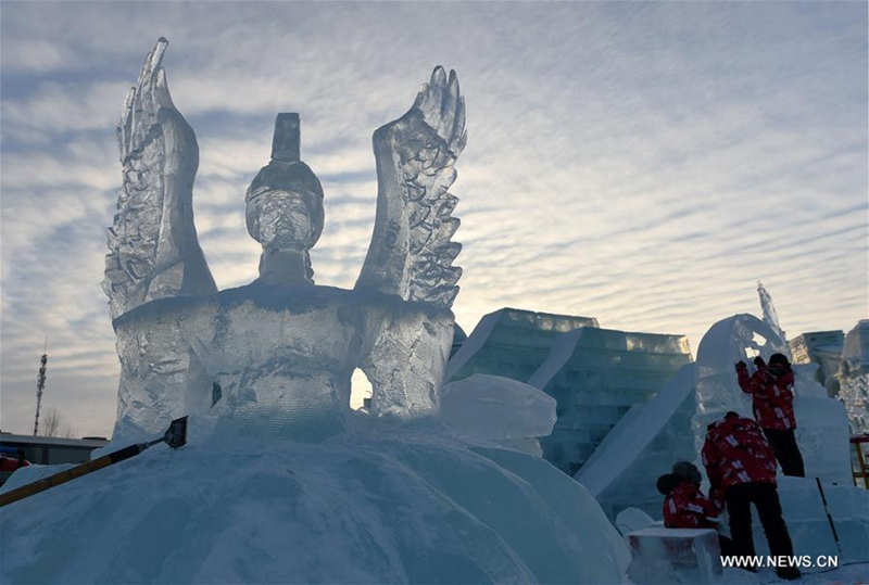 Eisskulpturenwettbewerb eröffnet in Harbin