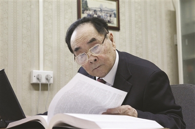 Hou Yunde, Leiter des chinesischen Staatslabors für Virologie und Preisträger der höchsten akademischen Auszeichnung Chinas.