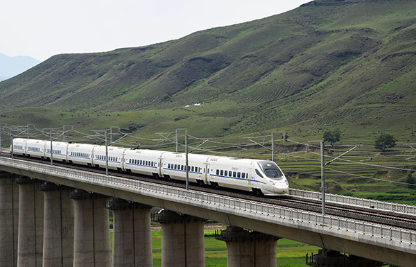 Neuer Hochgeschwindigkeitszug verbindet Beijing und Xiongan
