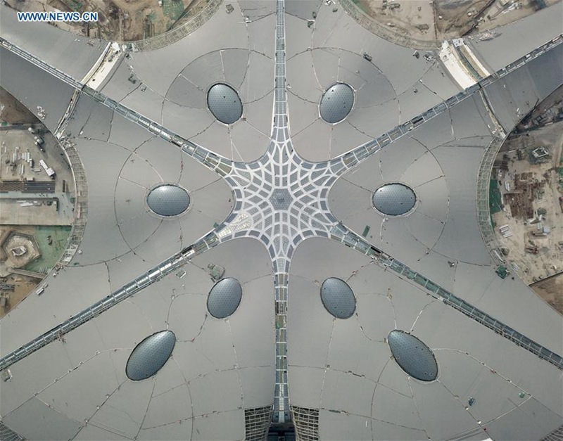 Beijings neuer Flughafen überdacht