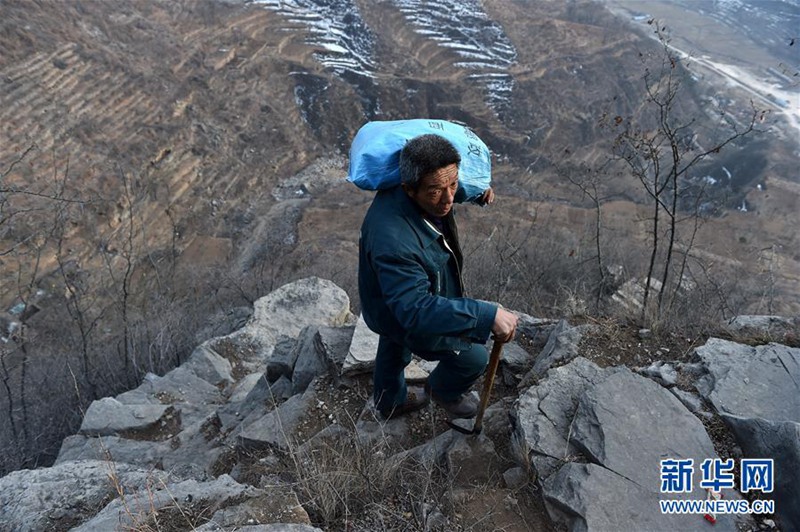 60-jähriger Briefträger arbeitet 30 Jahre in bergiger Gegend
