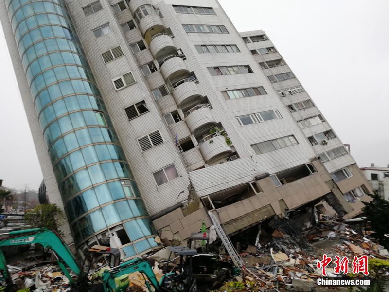 Rettungsarbeiten nach dem Erdbeben in Taiwan