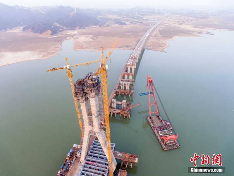 Luftaufnahmen der Brücke am Poyang-See