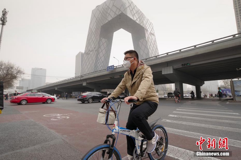Starker Sandsturm fegt durch Beijing