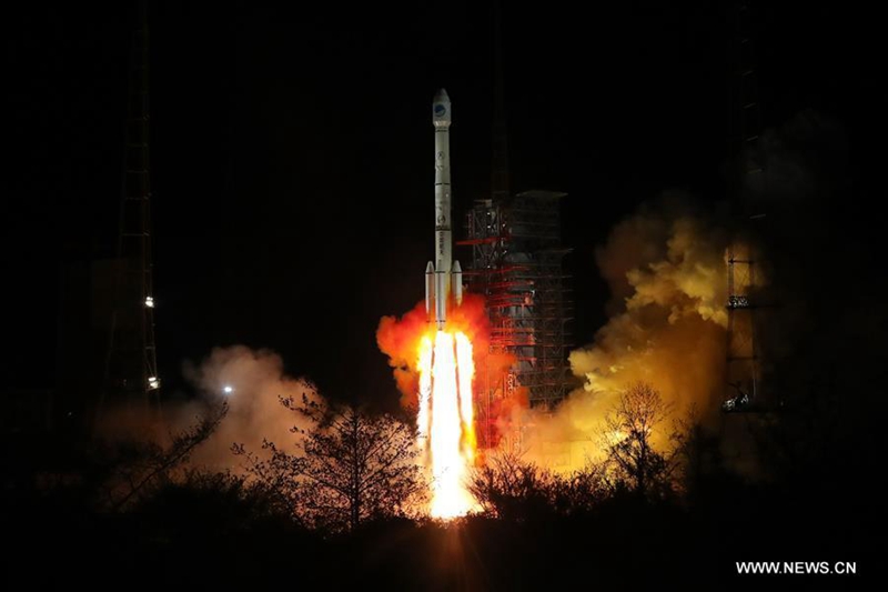 China schickt 30. und 31. BeiDou-Navigationssatellit ins All