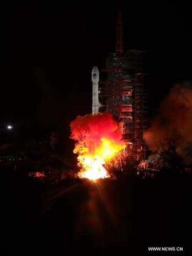 China schickt 30. und 31. BeiDou-Navigationssatellit ins All