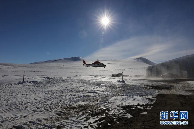 „Flügel des Schneedrachen“: Hubschrauber-Besatzung auf Chinas Antarktis-Mission