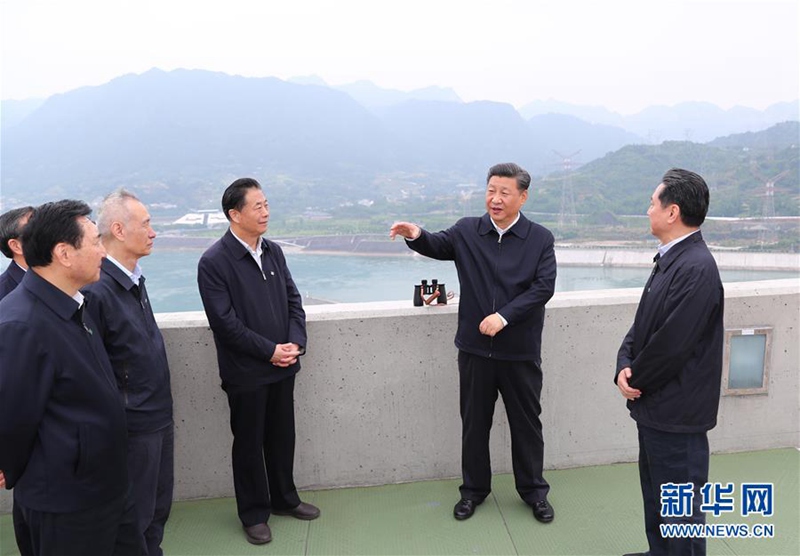 Xi Jinping besichtigte den Drei-Schluchten-Staudamm