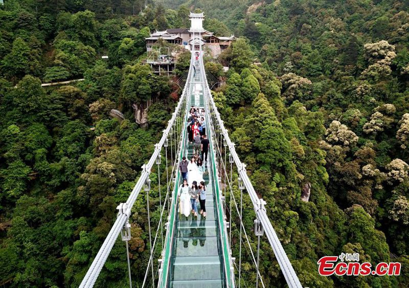 Der Glasgehweg in Fujian