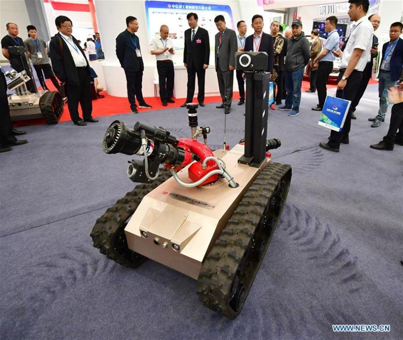 Roboter werden auf der Seidenstraße-Expo in China gezeigt