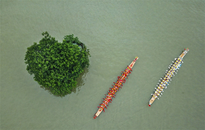 Drachenbootrennen in allen Teilen Chinas