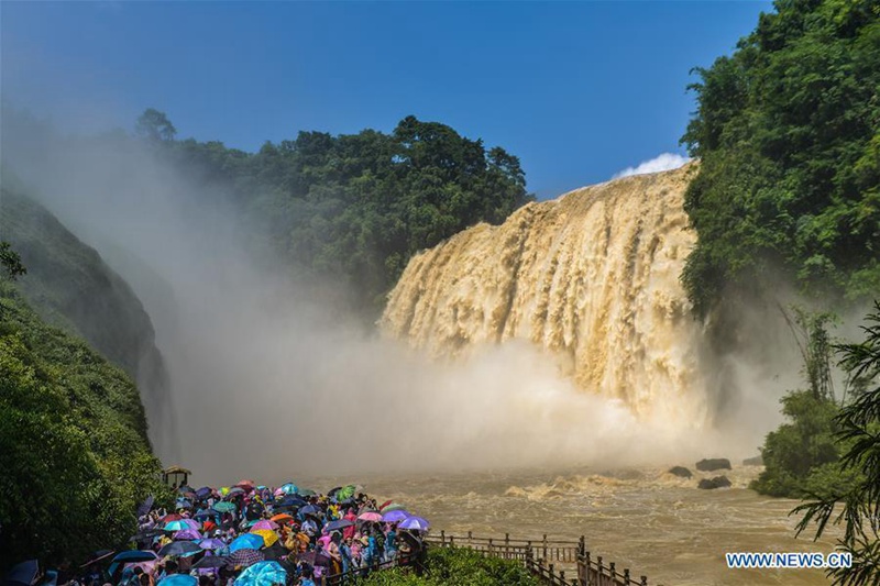 Prächtiger Huangguoshu-Wasserfall in Guizhou