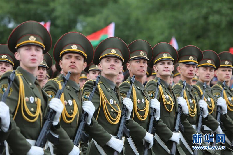 Chinesische Soldaten nehmen erstmals an Militärparade in Weißrussland teil