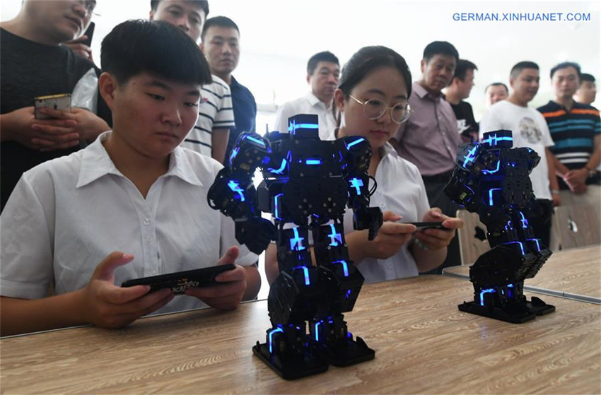 Roboter-Fußballspiel findet in Beijing statt
