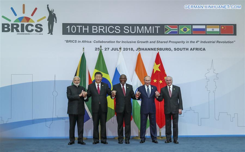 BRICS-Führungen posieren für ein Gruppenfoto während des 10. BRICS-Gipfeltreffens in Johannesburg