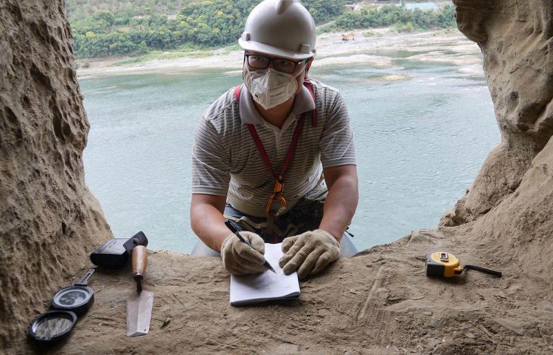 37 historische Felsengräber in Zentralchina entdeckt