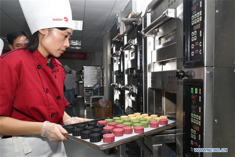 Wettbewerb für Mondkuchen-Backen in Shanghai