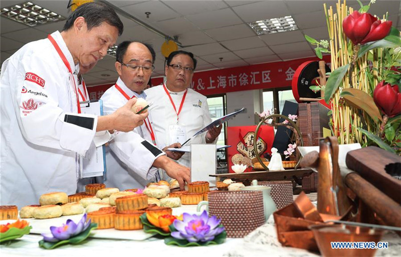 Wettbewerb für Mondkuchen-Backen in Shanghai