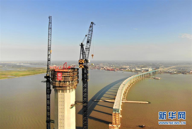 Weltgrößte Schrägseilbrücke in wichtiger Bauphase