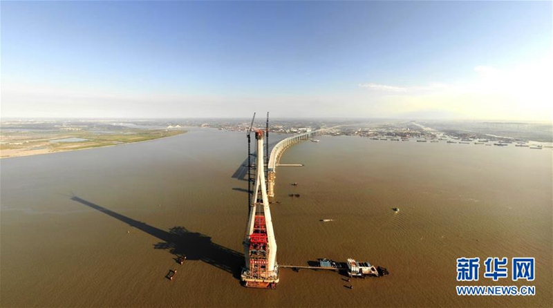 Weltgrößte Schrägseilbrücke in wichtiger Bauphase