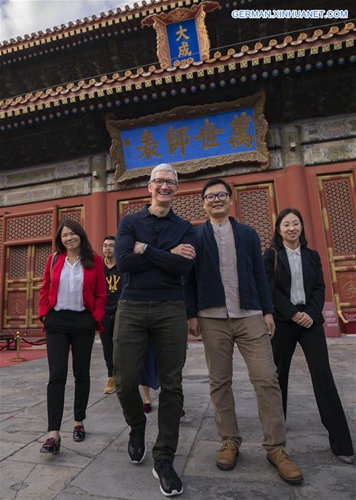 Apples CEO Tim Cook besucht Beijing