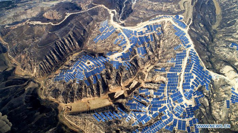 Chinesischer Bezirk Suide verwandelt ungenutztes Land in Photovoltaik-Kraftwerke