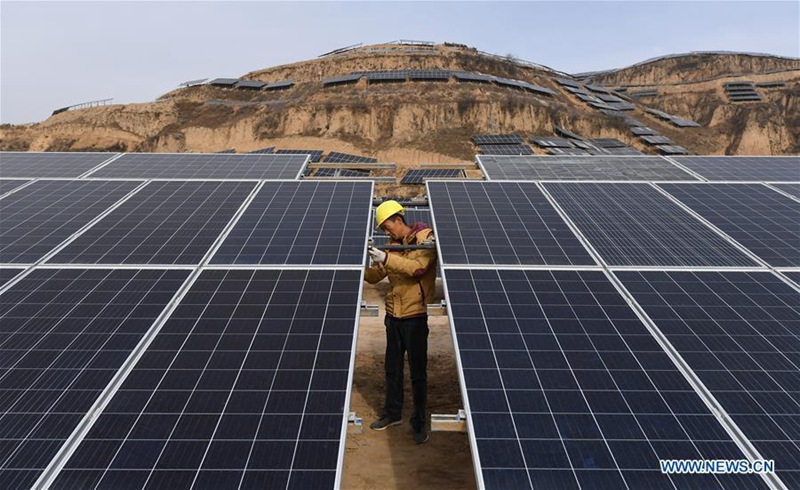 Chinesischer Bezirk Suide verwandelt ungenutztes Land in Photovoltaik-Kraftwerke
