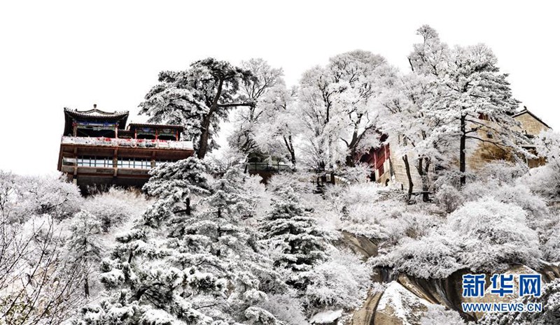 Schneelandschaft am westlichen heiligen Berg Huashan