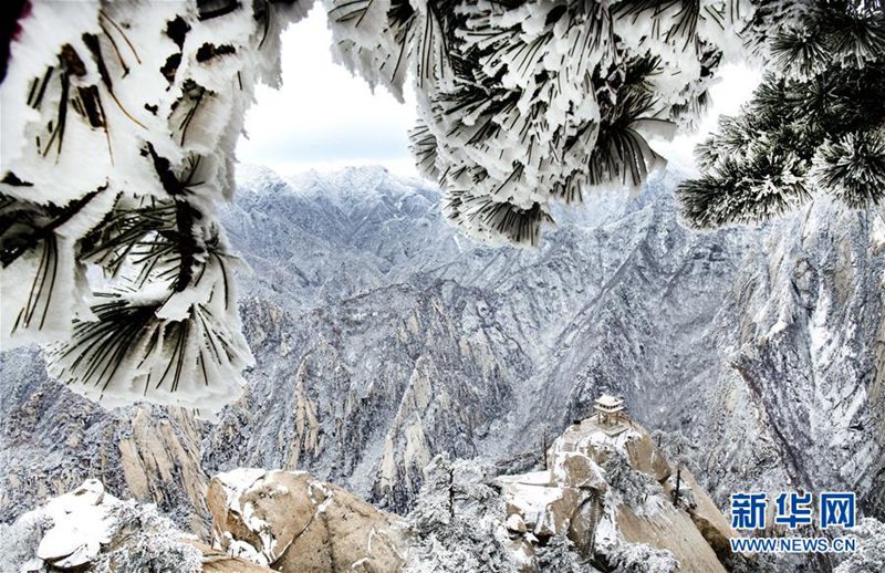 Schneelandschaft am westlichen heiligen Berg Huashan