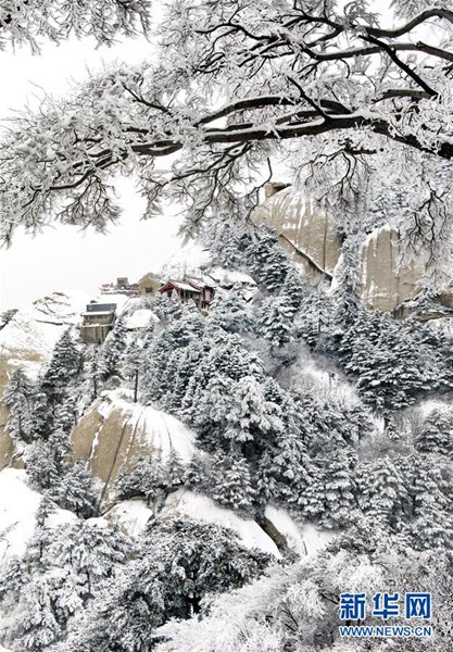 Schneelandschaft am westlichen heiligen Berg Huashan