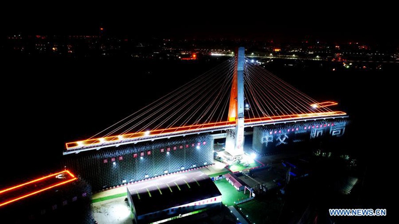 Drehkonstruktion an Xuzhou-Lanzhou-Eisenbahnbrücke abgeschlossen